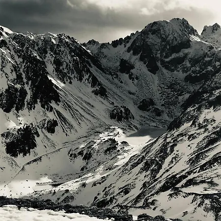 5 Personnes Proche Centre Et Thermes 아파트 *